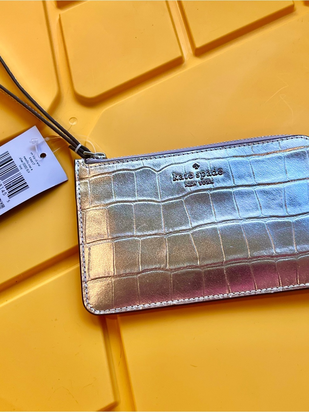Kate Spade *NWT* Lucy Croc Embossed Small L-Zip Card Holder Wristlet Silver - Picture 3 of 9
